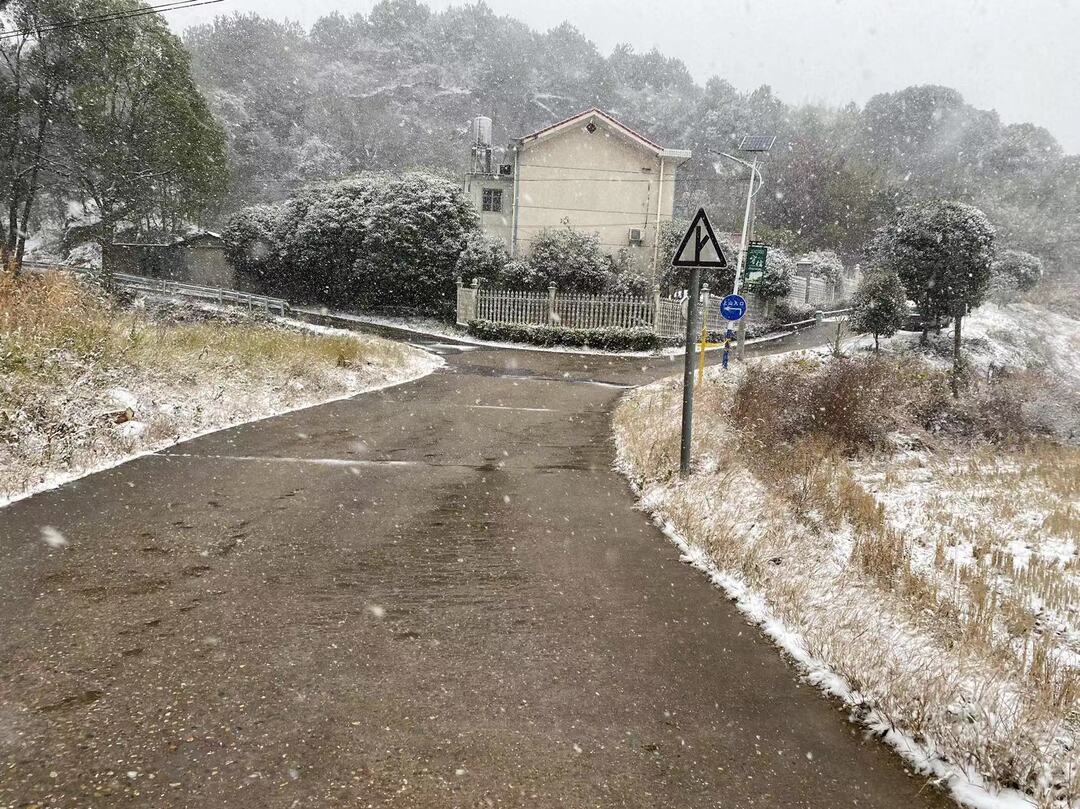 青竹湖街道农村道路清净整洁