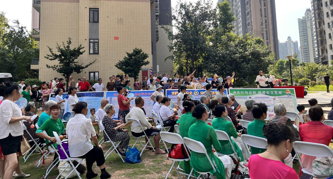 开福区月湖街道鸭子铺社区举办“皓月迎国庆 浓情满中秋”双节庆典