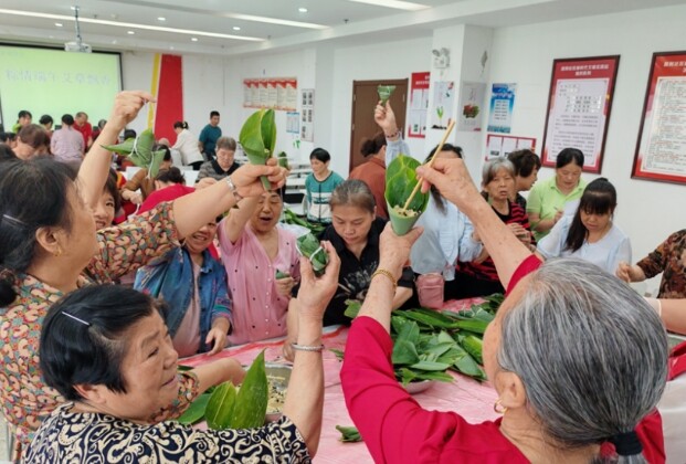 开福区四方坪街道胜利社区：传统文化润邻里 粽艾传情暖人心