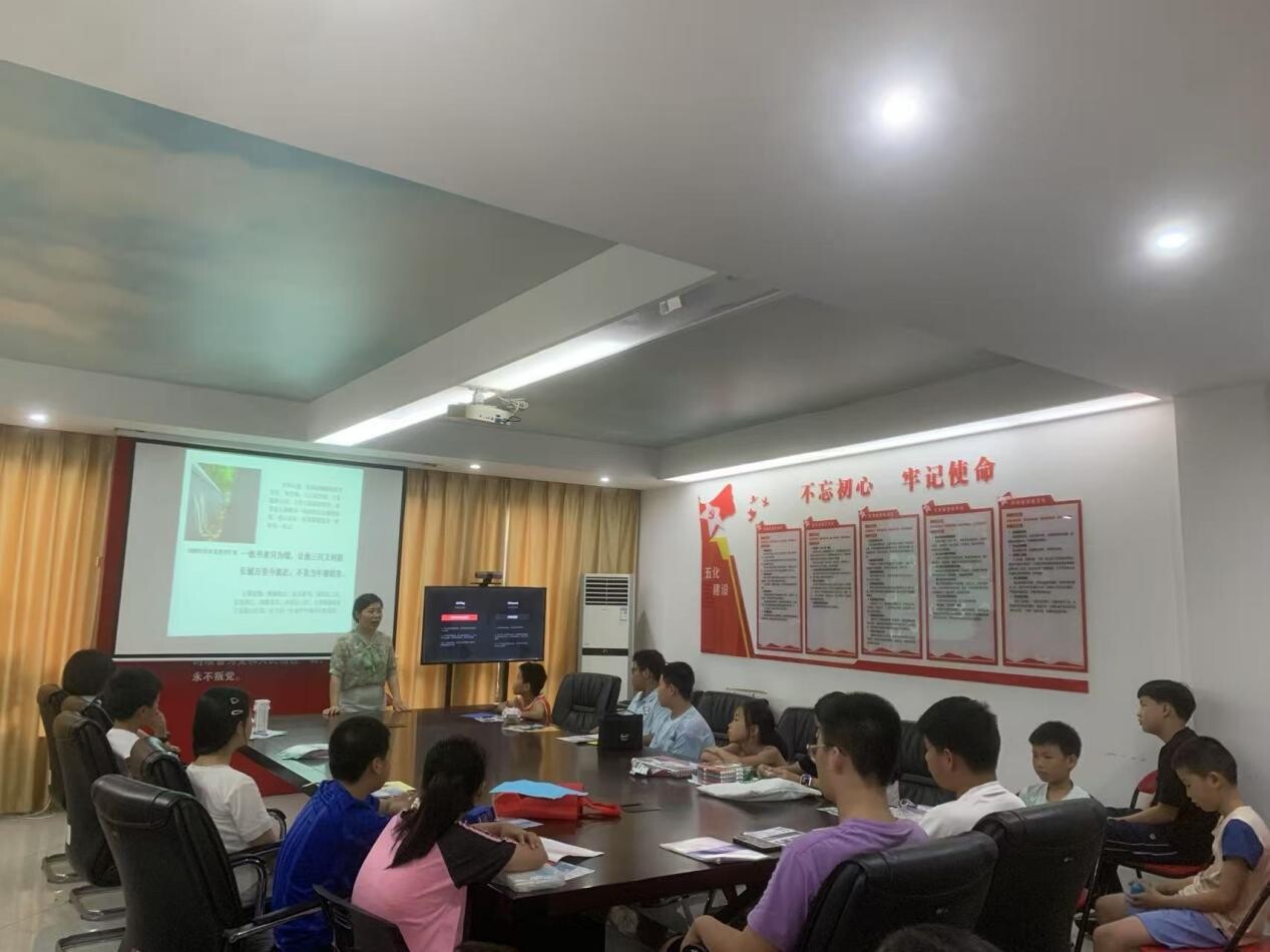 開福區(qū)濱江社區(qū)開展“紅色教育潤(rùn)童心 清風(fēng)廉潔伴成長(zhǎng)”主題宣講活動(dòng)