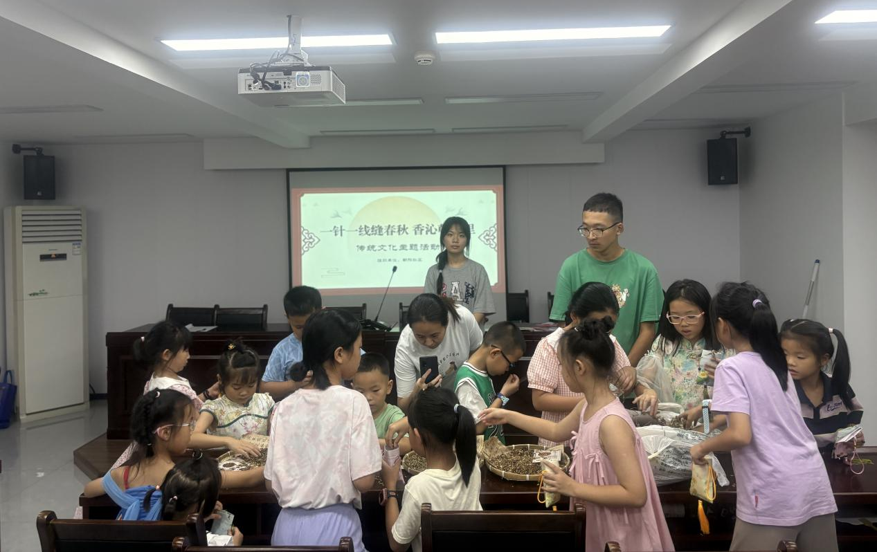 開福區(qū)月湖街道朝陽社區(qū)開展傳統(tǒng)文化和清廉家風暑期活動
