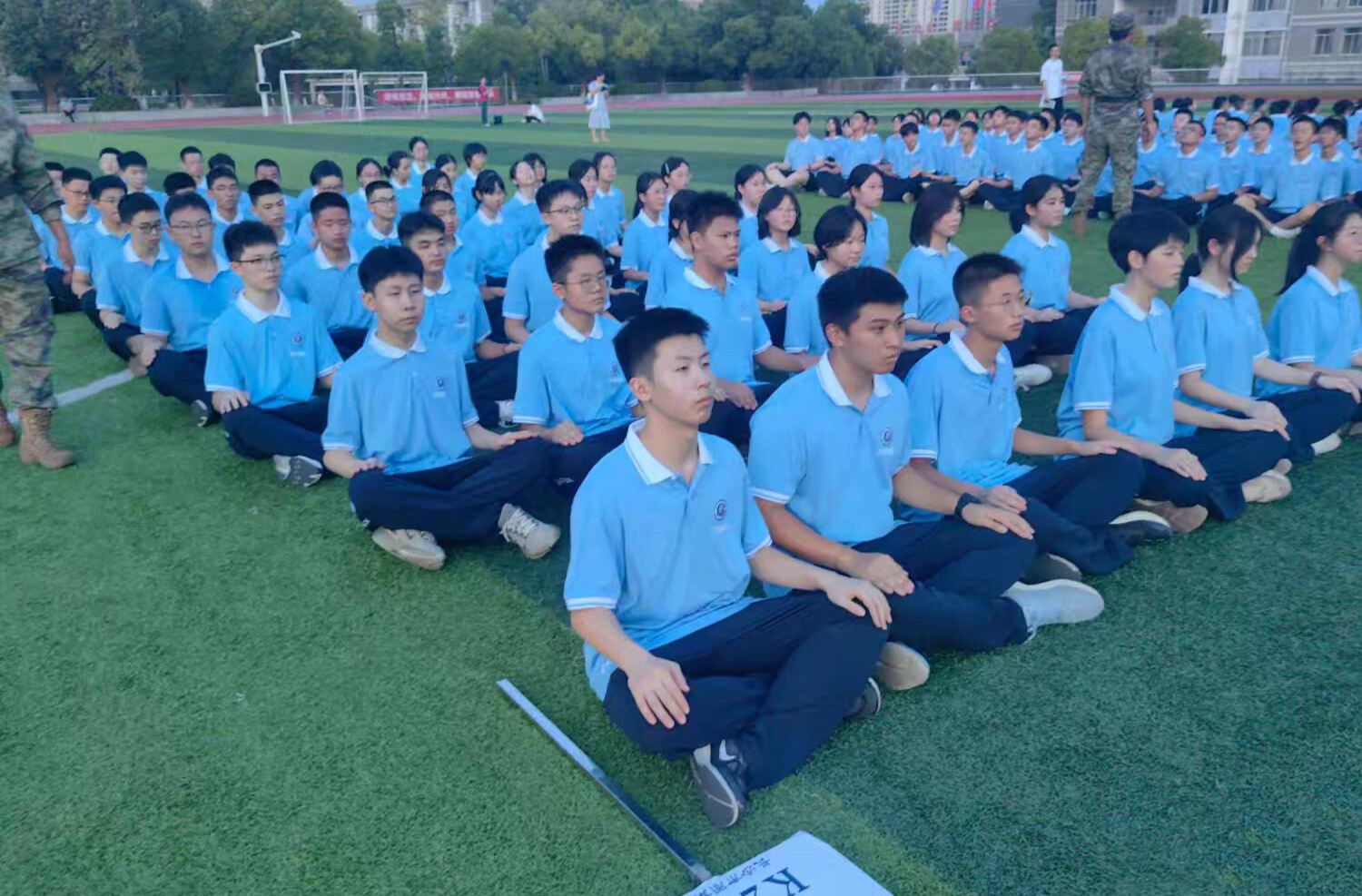 開福區(qū)周南高一新生軍訓：青春在磨礪中閃光