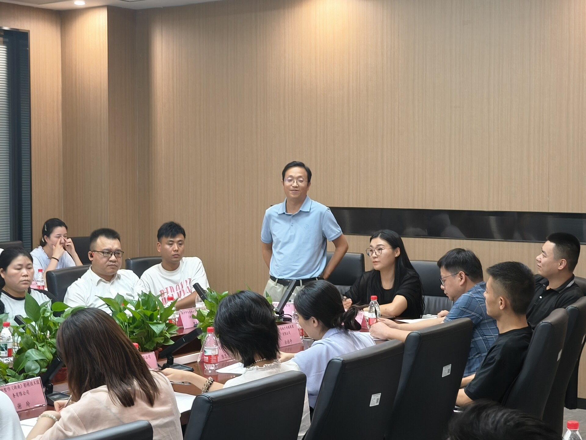 開福區(qū)月湖街道鴨子鋪社區(qū)：企社對話“謀實招”，資源下沉“促發(fā)展”