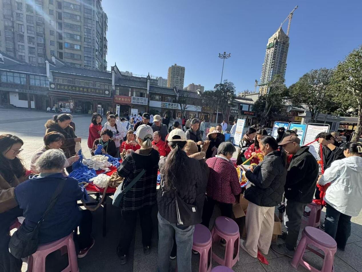 开福区开福寺路社区开展“暖冬邻里情 健康伴我行”主题活动