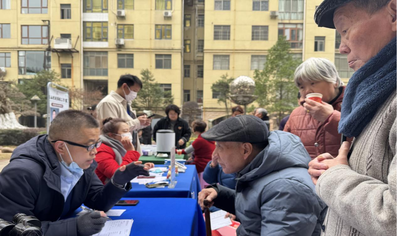 街坊就是“民星”！开福区舟桥路社区“元旦邻里趴”暖进心坎