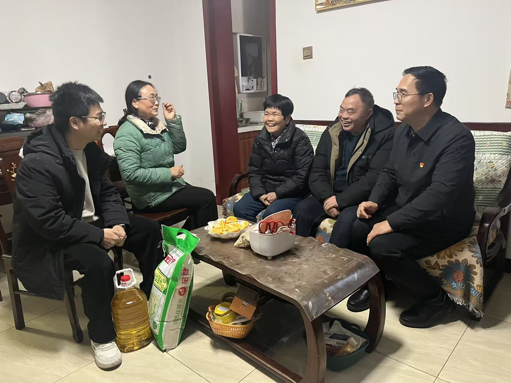 长沙市社科联与开福区陡岭社区结对共建送祝福