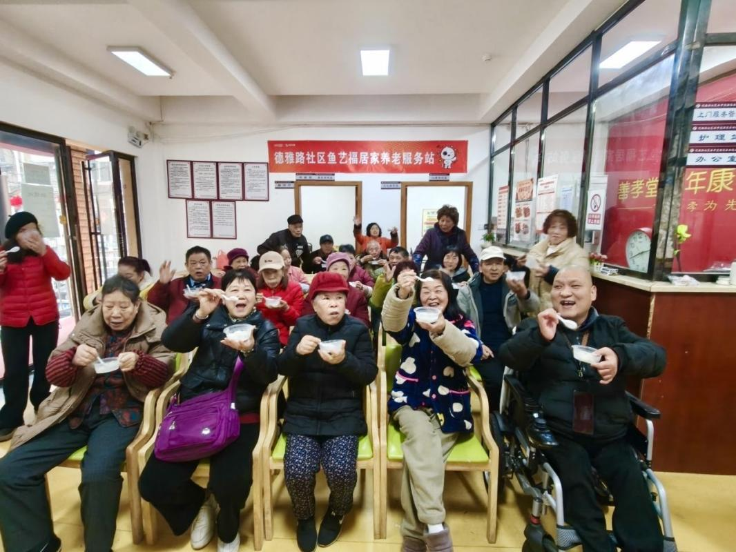 开福区德雅路社区：元宵送暖融廉意 清风义诊护安康