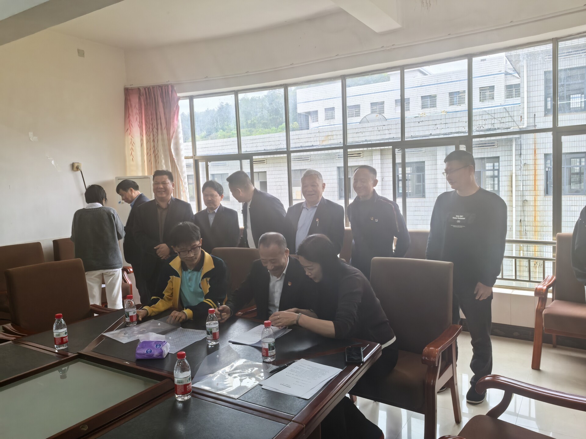 长沙爱心人士再赴邵阳城步一中捐资5万元助学