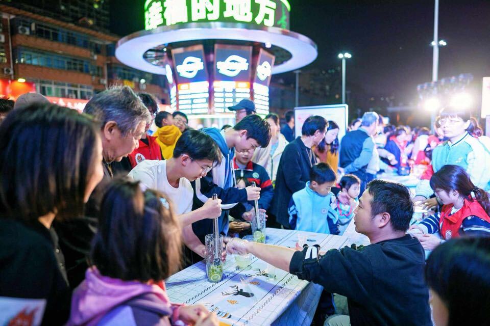 开福区四季美景社区：四方坪夜市烟火升腾，邻里情深“福气”满满 