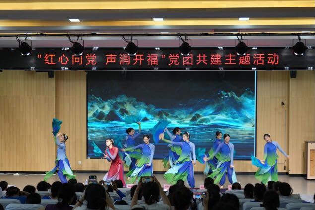 专业文艺送到家门口 湖南一师“红色文艺”活动润民心