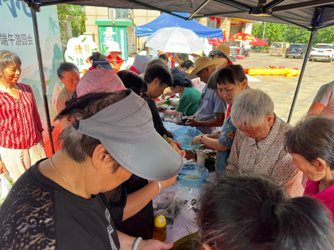 开福区陈家渡社区：粽香传情聚邻里 清风端午扬正气